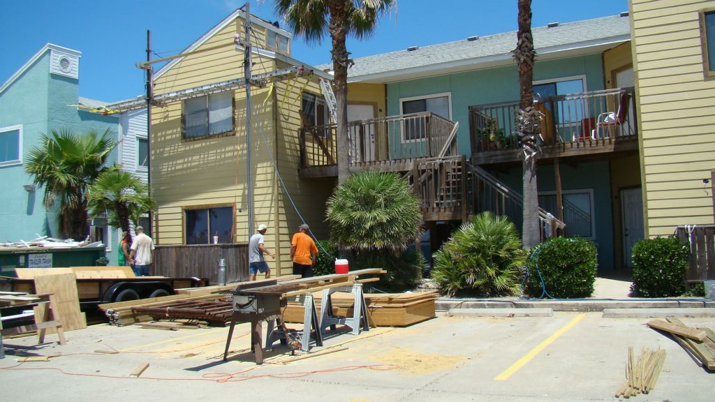 INSTALLING NEW HARDIE PLANK SIDING